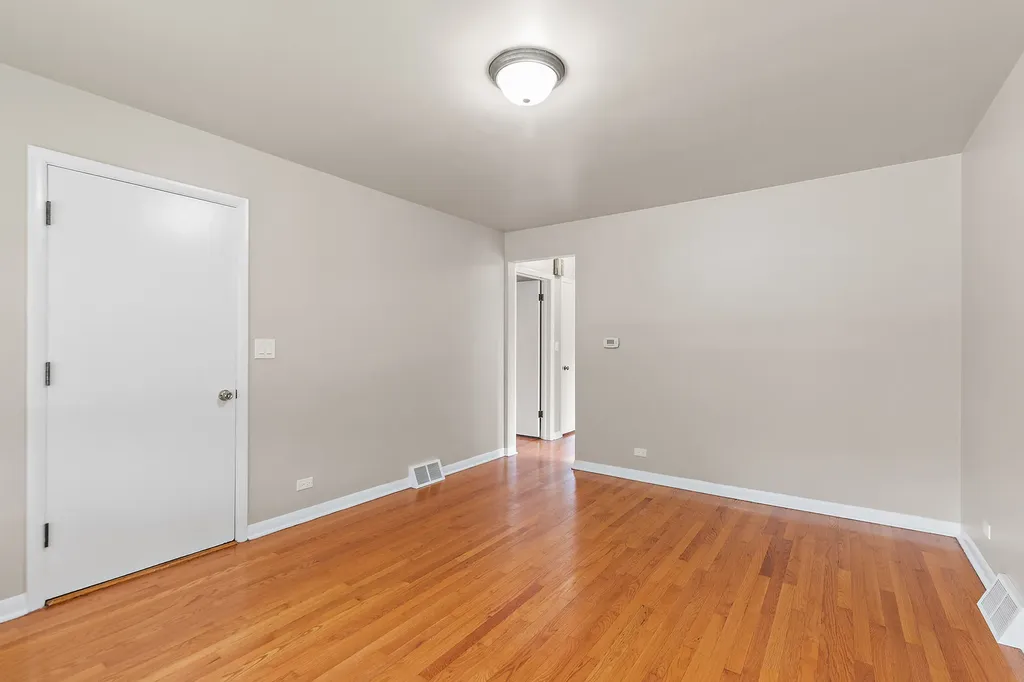2115 North Mobile Avenue Chicago IL 60639