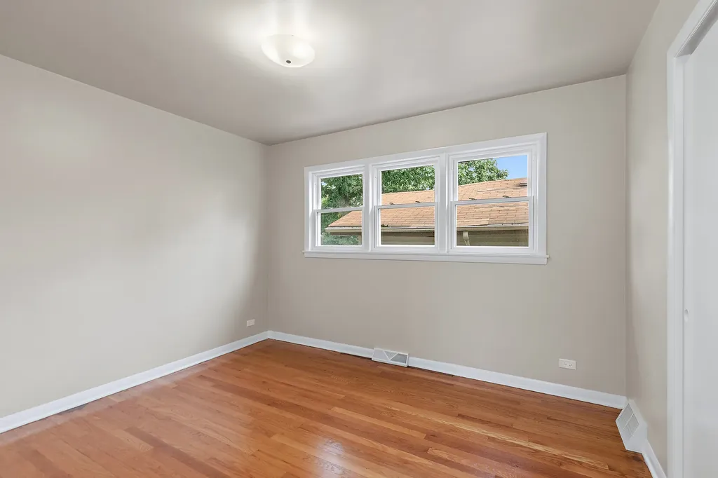 2115 North Mobile Avenue Chicago IL 60639