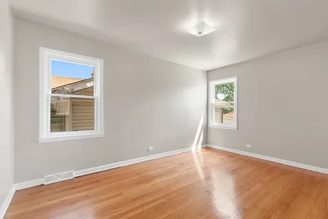 2115 North Mobile Avenue Chicago IL 60639