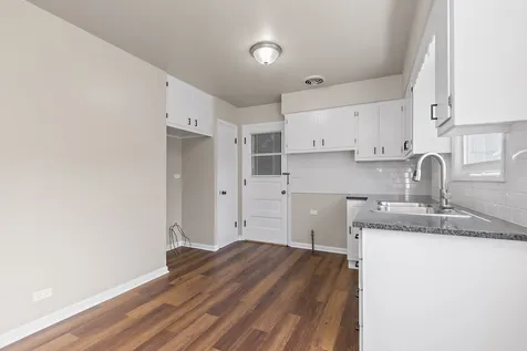 2115 North Mobile Avenue Chicago IL 60639