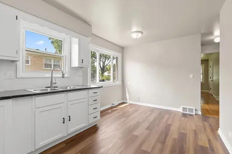 2115 North Mobile Avenue Chicago IL 60639