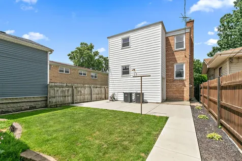 2115 North Mobile Avenue Chicago IL 60639