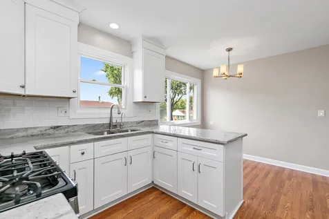 2115 North Mobile Avenue Chicago IL 60639