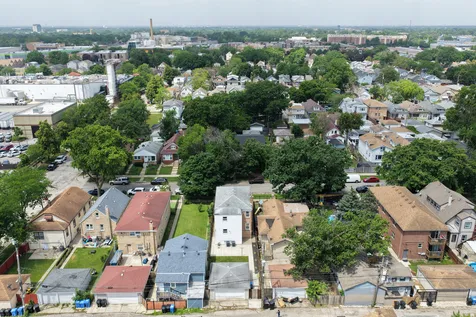 2115 North Mobile Avenue Chicago IL 60639