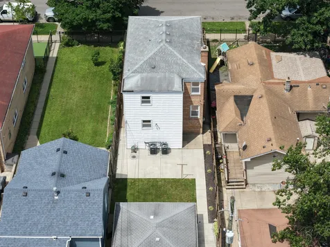 2115 North Mobile Avenue Chicago IL 60639