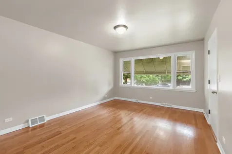 2115 North Mobile Avenue Chicago IL 60639