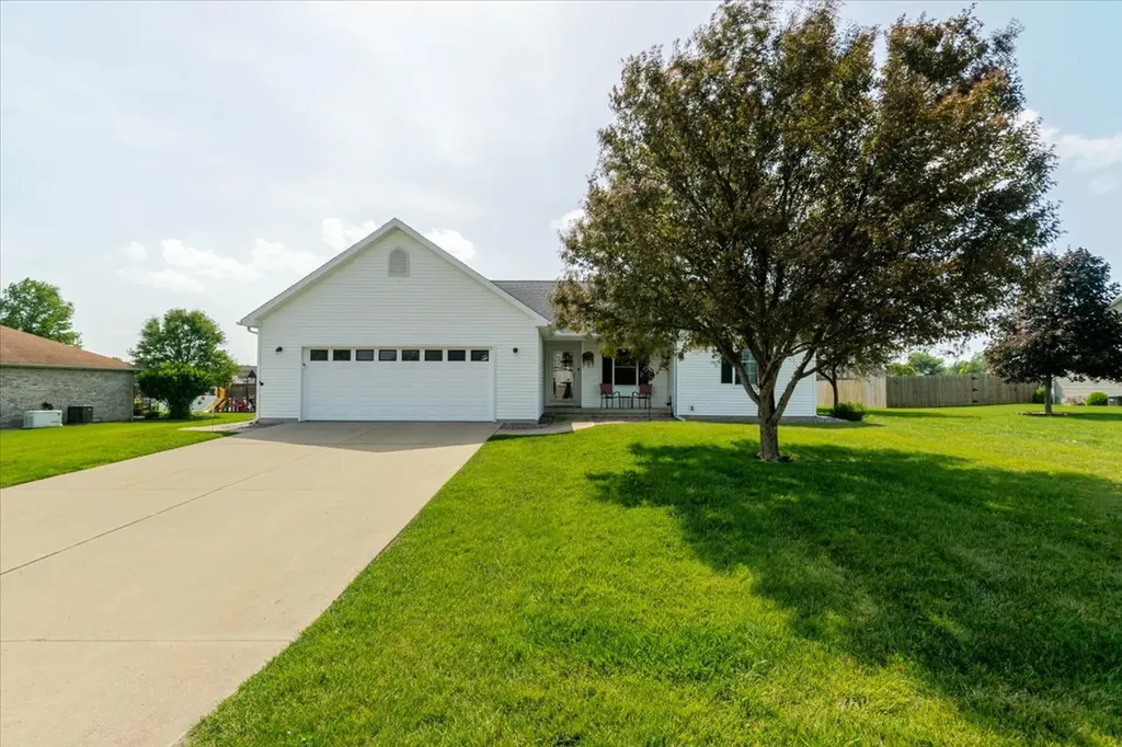 412 Sunset Drive Colfax IL 61728