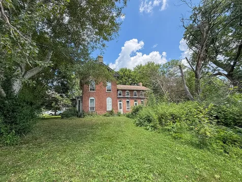 303 North Broadway Street Newman IL 61942