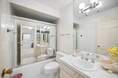 201 Aspen Lane Highland Park IL 60035