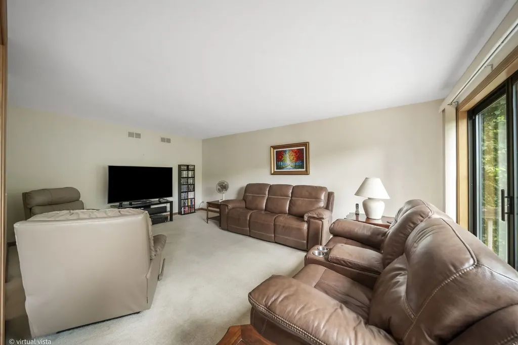 759 Feather Sound Drive Bolingbrook IL 60440