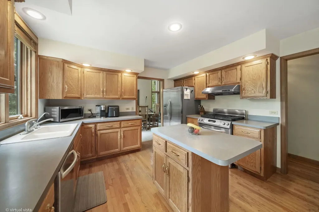 759 Feather Sound Drive Bolingbrook IL 60440