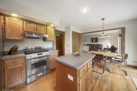 759 Feather Sound Drive Bolingbrook IL 60440