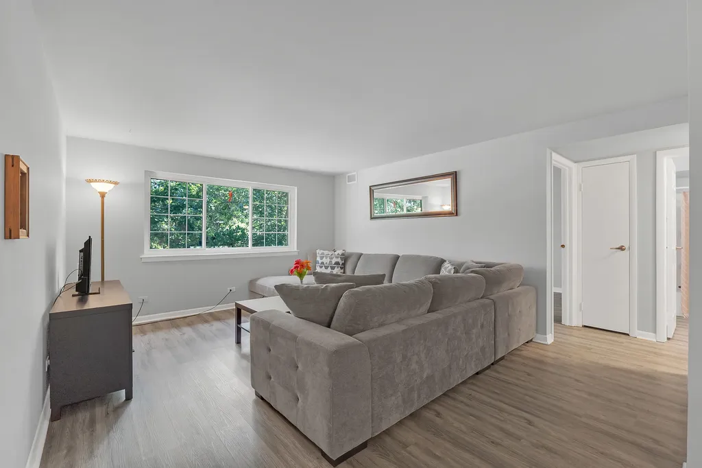 3934 West 104th Street Chicago IL 60655