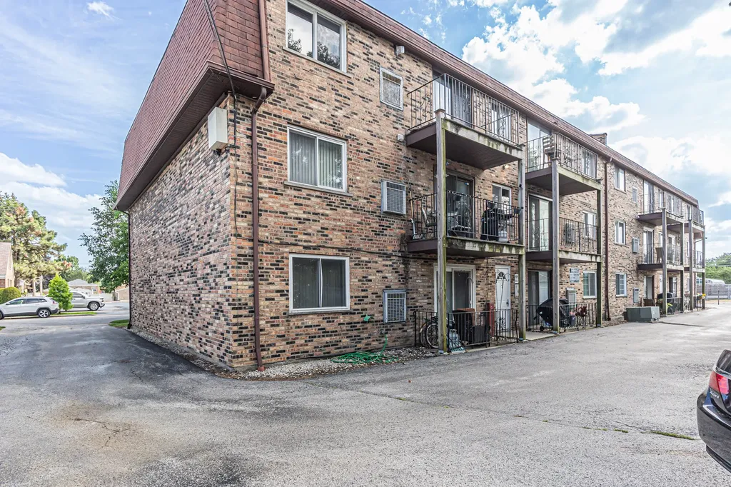 3934 West 104th Street Chicago IL 60655
