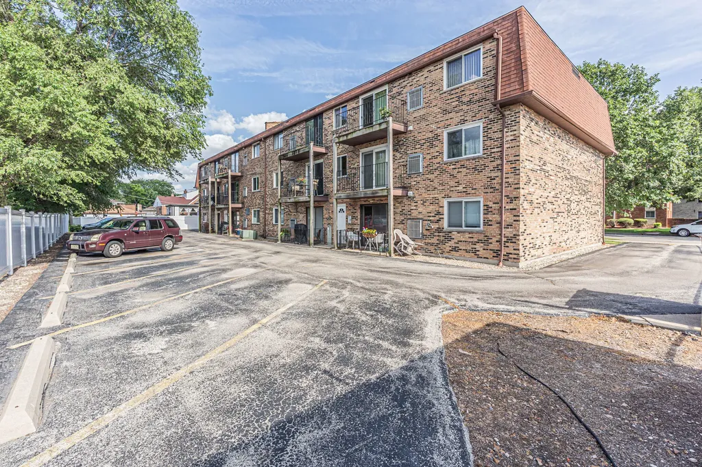 3934 West 104th Street Chicago IL 60655