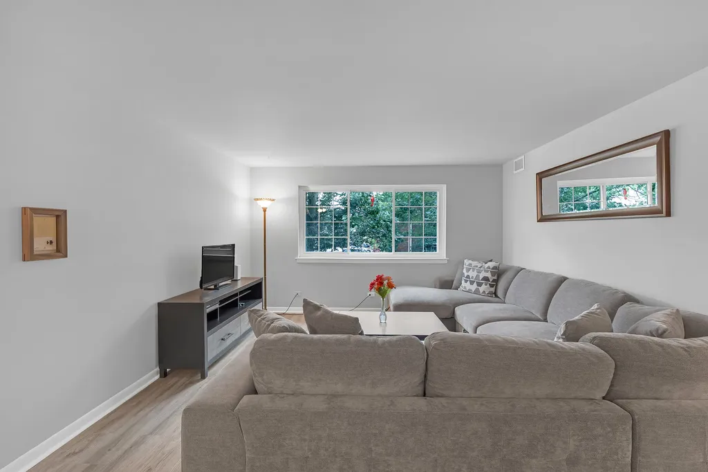 3934 West 104th Street Chicago IL 60655