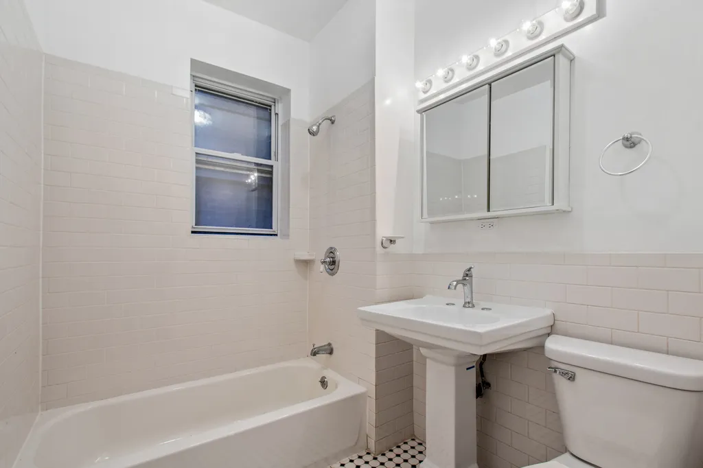 3435 West Adams Street Chicago IL 60624