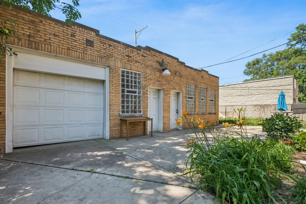 3435 West Adams Street Chicago IL 60624