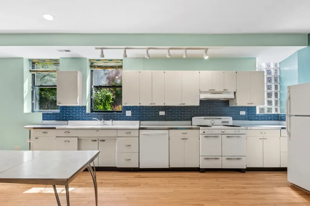 3435 West Adams Street Chicago IL 60624