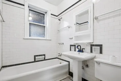 3435 West Adams Street Chicago IL 60624