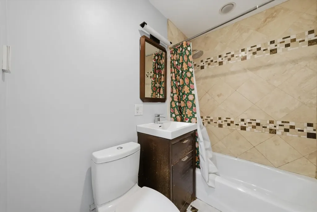 3859 North Cumberland Avenue Chicago IL 60634