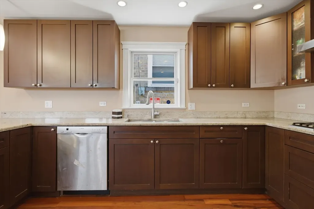 3859 North Cumberland Avenue Chicago IL 60634