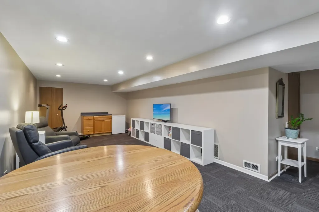 343 Cane Garden Circle Aurora IL 60504