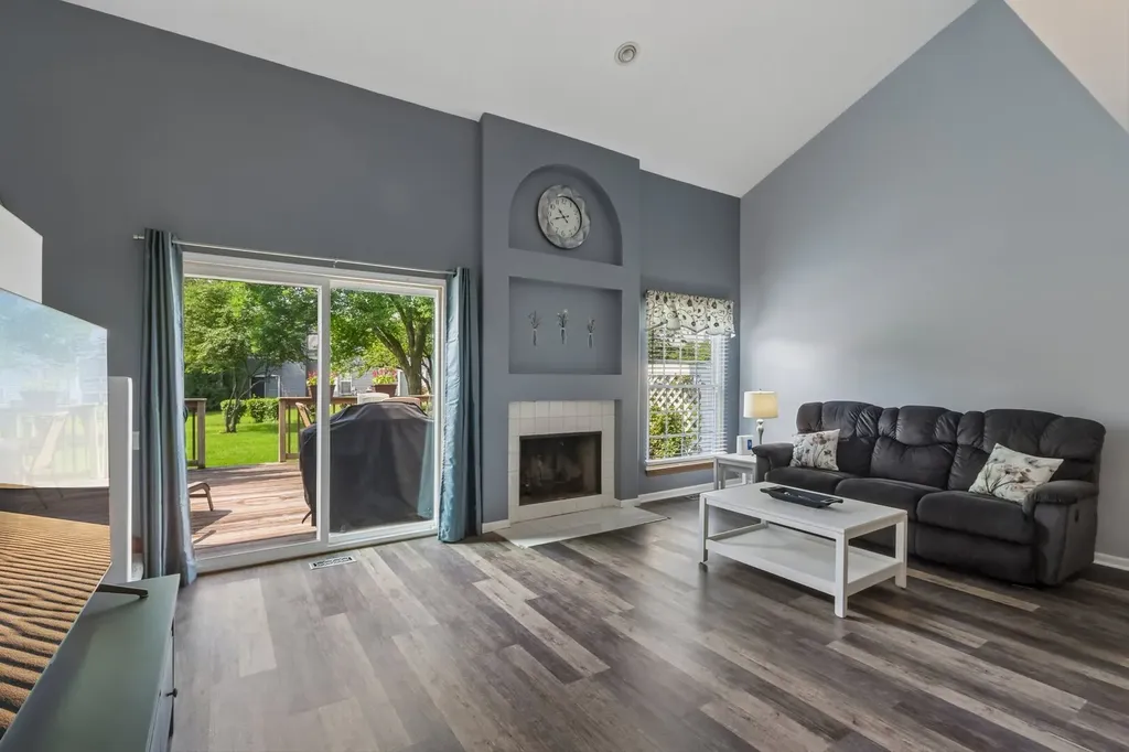 343 Cane Garden Circle Aurora IL 60504