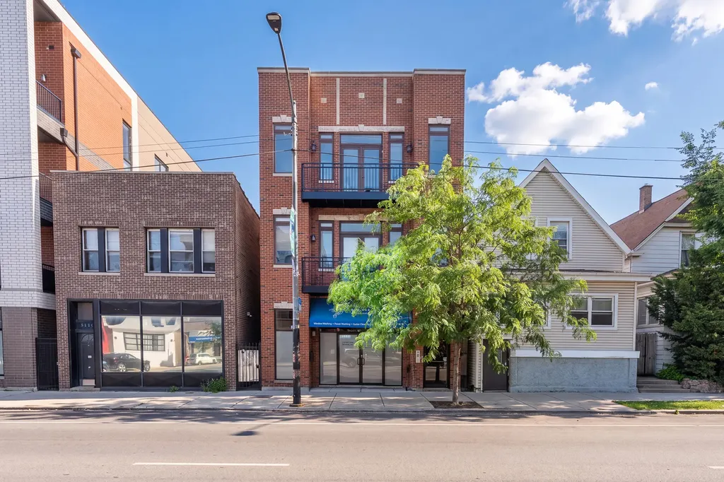 5114 North Western Avenue Chicago IL 60625