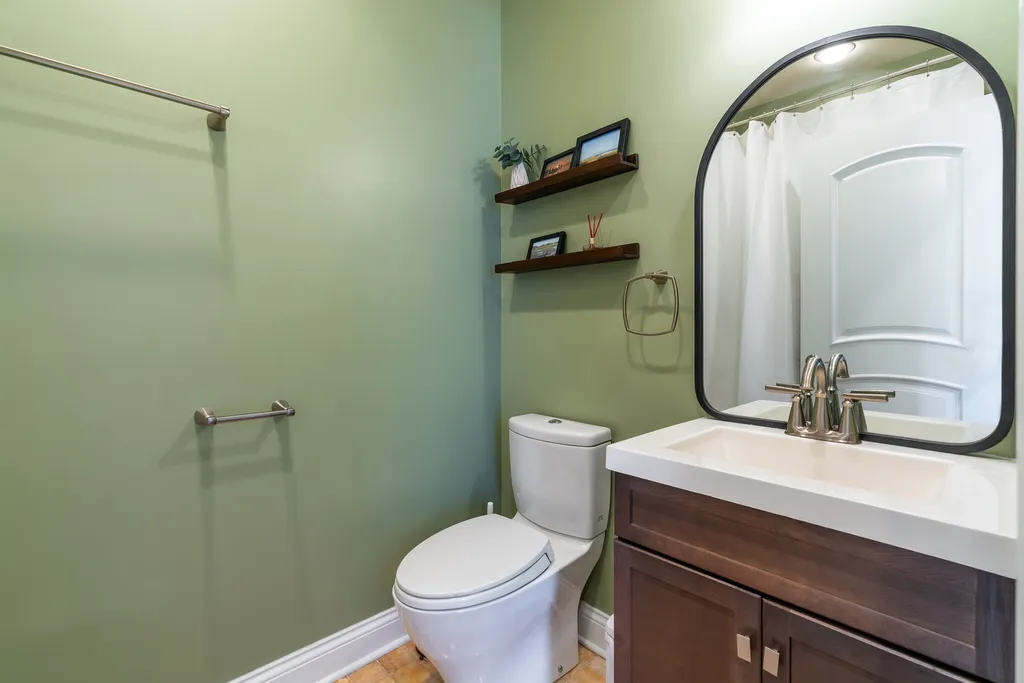 5114 North Western Avenue Chicago IL 60625