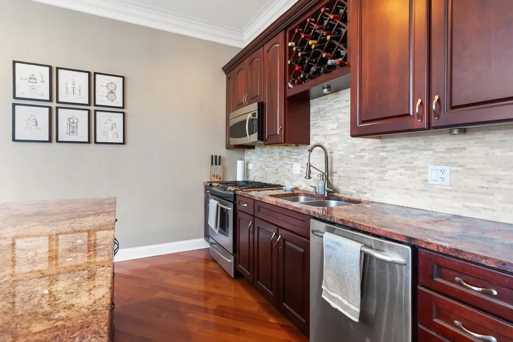 5114 North Western Avenue Chicago IL 60625