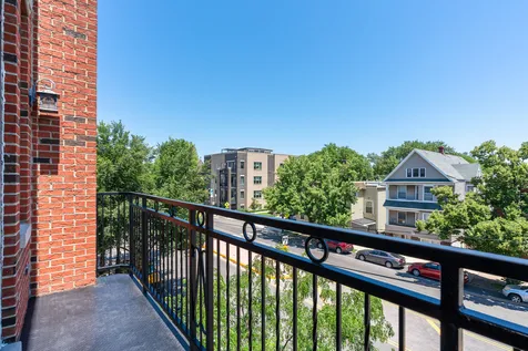 5114 North Western Avenue Chicago IL 60625
