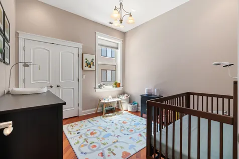 5114 North Western Avenue Chicago IL 60625