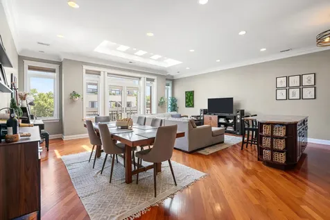 5114 North Western Avenue Chicago IL 60625