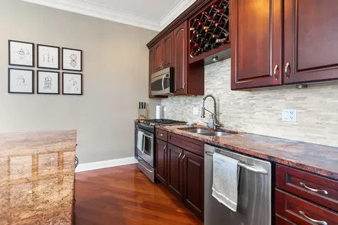 5114 North Western Avenue Chicago IL 60625