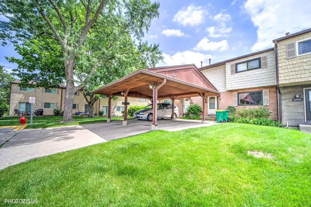 1773 Shoshonee Trail Wheeling IL 60090