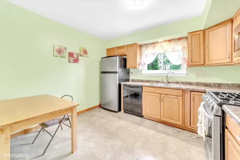 1773 Shoshonee Trail Wheeling IL 60090