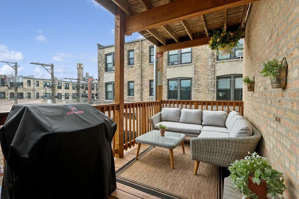2747 North Spaulding Avenue Chicago IL 60647