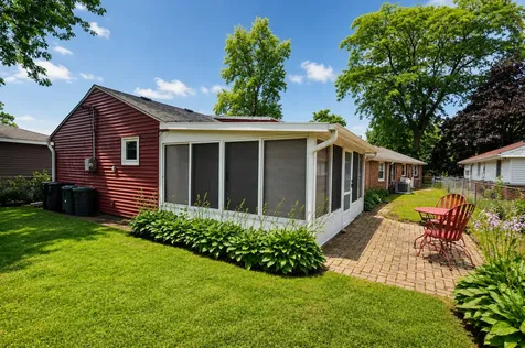 10037 Harnew Road E Oak Lawn IL 60453
