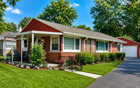 10037 Harnew Road E Oak Lawn IL 60453