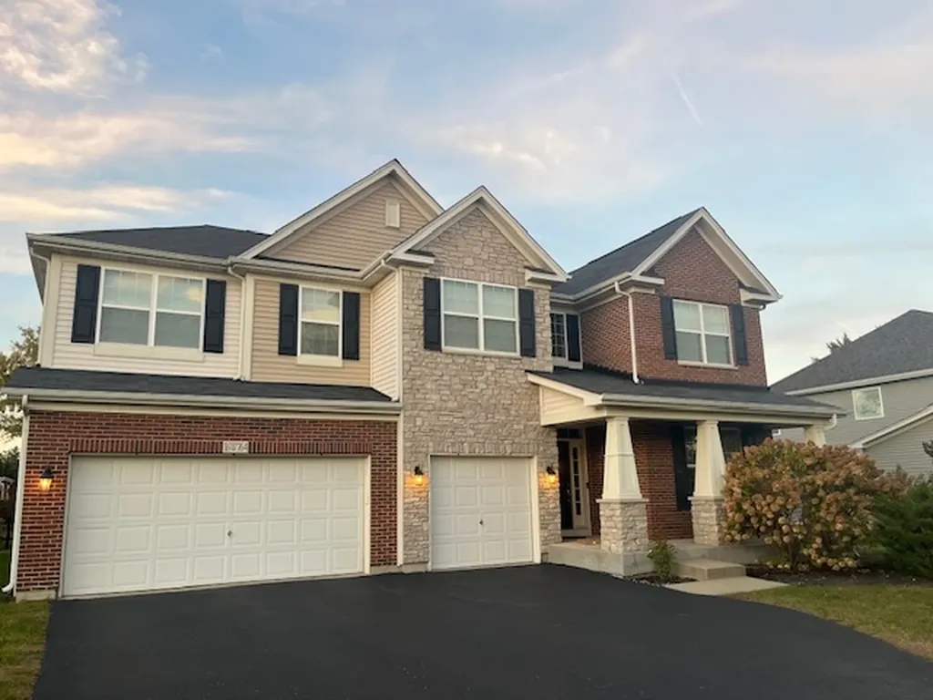 16W764 Hawthorne Court Willowbrook IL 60527