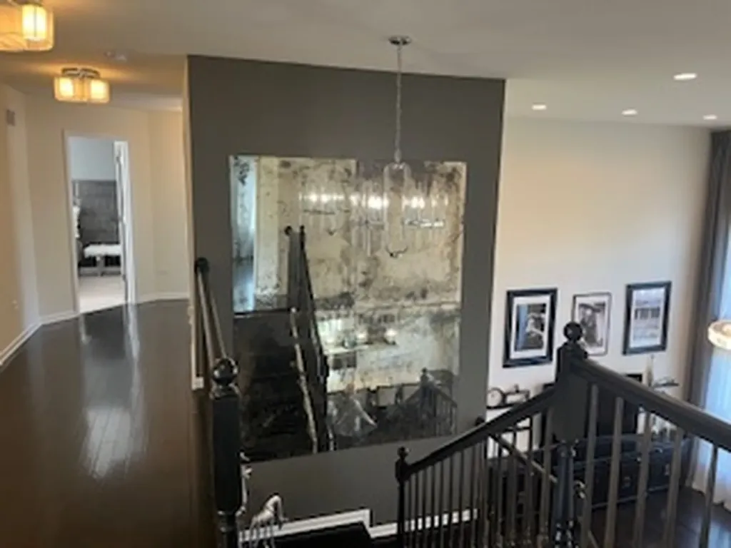 16W764 Hawthorne Court Willowbrook IL 60527