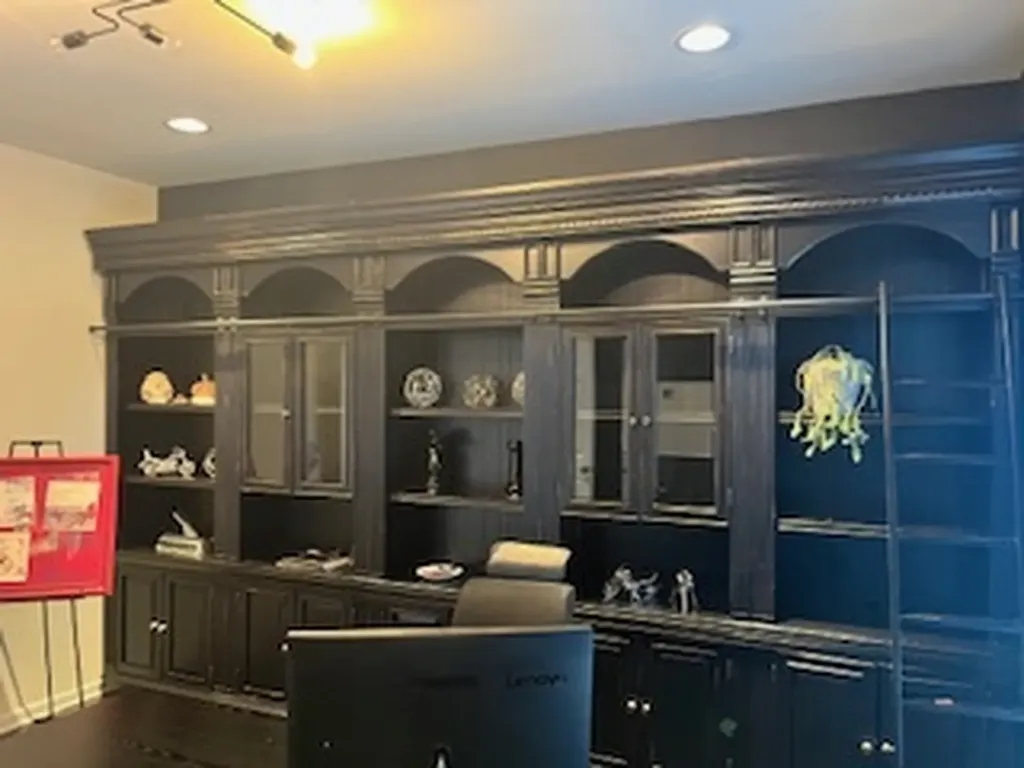 16W764 Hawthorne Court Willowbrook IL 60527