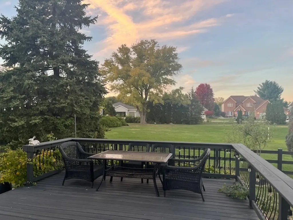 16W764 Hawthorne Court Willowbrook IL 60527