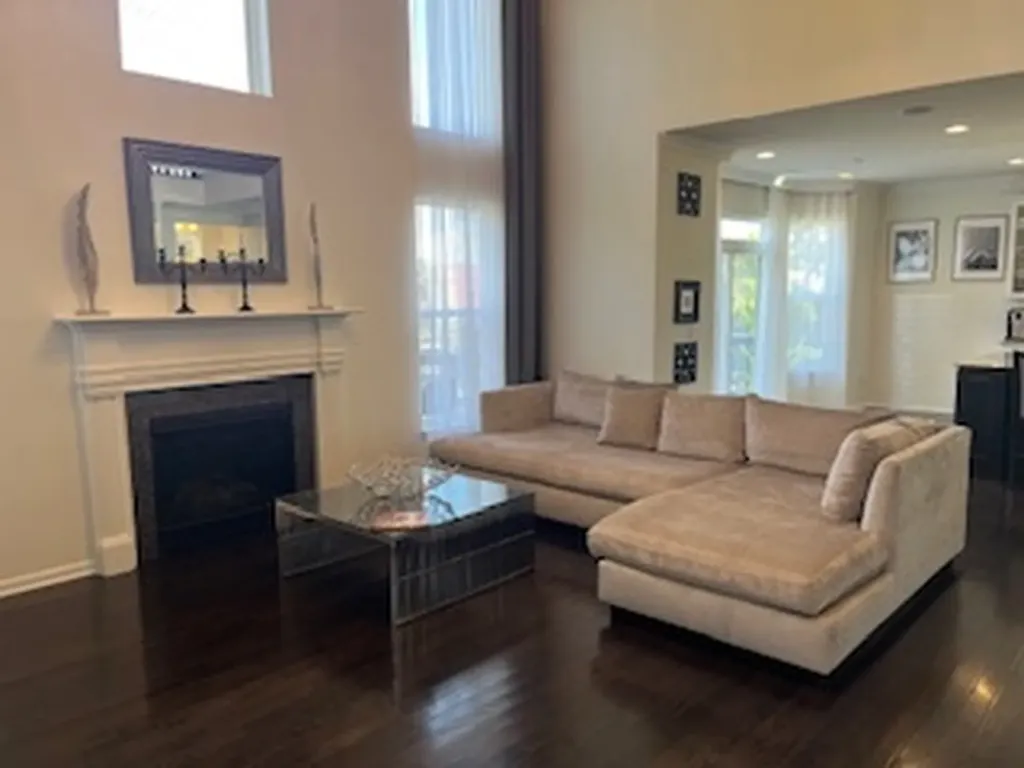 16W764 Hawthorne Court Willowbrook IL 60527