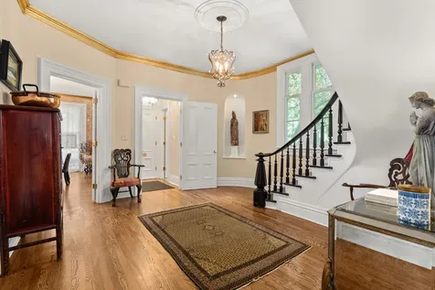 201 Scottswood Road Riverside IL 60546