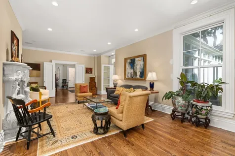 201 Scottswood Road Riverside IL 60546