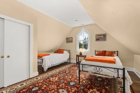 201 Scottswood Road Riverside IL 60546