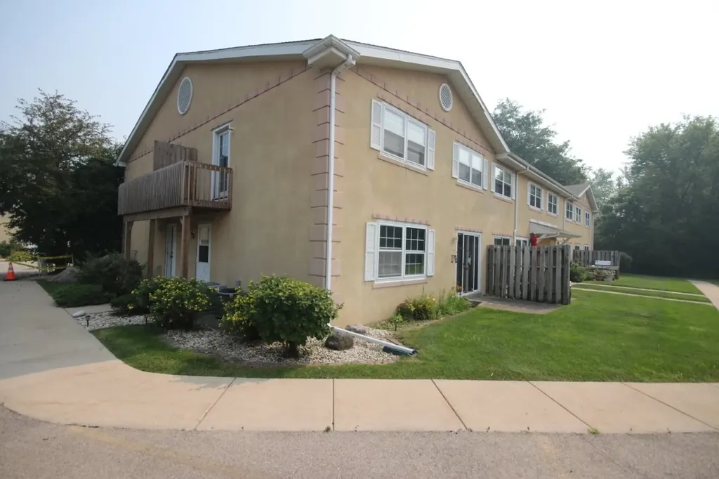 1142 Greenwood Circle Woodstock IL 60098