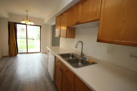 1142 Greenwood Circle Woodstock IL 60098